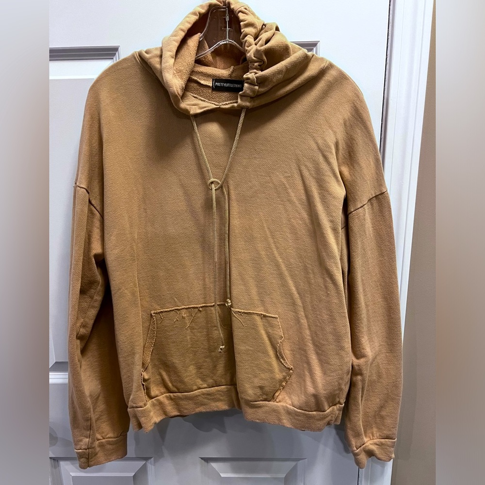 Pretty Little Thing, OS zip up hooded sweatshirt with pockets. Size S.